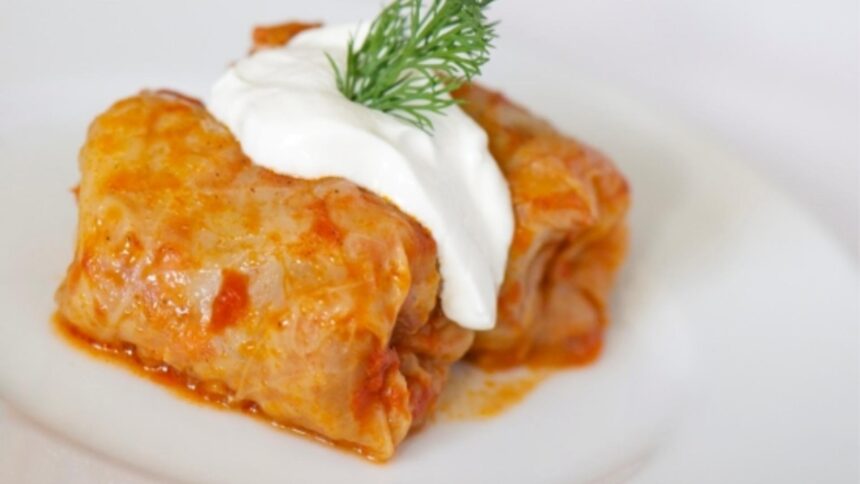 de ce recomanda nutritionistii sa nu mananci sarmalele impreuna cu smantana combinatia care vine cu multe complicatii digestive 6952e94848f79