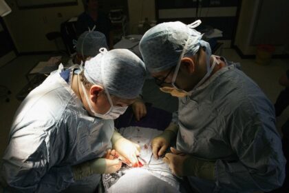 doi pacienti au primit darul vietii inainte de sarbatori transplanturi de rinichi dupa 20 si 7 ani de dializa faceam 120 de km de trei ori pe saptamana 6938ca8366f5d