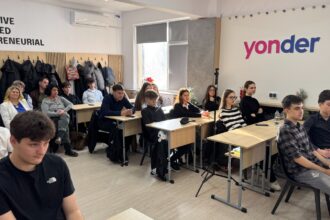 elevii liceului de informatica grigore moisil din iasi primesc o noua clasa renovata printr un proiect dedicat educatiei 693cc27d2b4ae