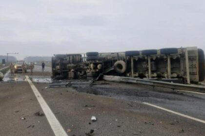 eroism pe a3 soferul care s a rasturnat cu basculanta pe autostrada spre ploiesti a fost salvat de trei militari francezi ai nato 693acacec9537