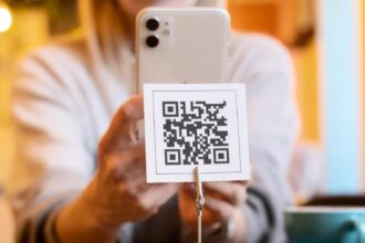 escrocheriile cu coduri qr se extind in romania metodele folosite de infractori si greselile care pot costa scump 695421f5cb3b0