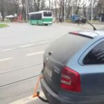 foto video trafic blocat in copou un sofer si a parcat masina aproape de linia de tramvai si a disparut 69300b12ae3ea