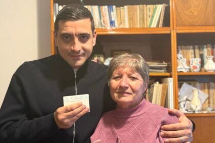 george simion mesaj emotionant in ziua alegerilor locale mama m a rugat sa va transmit daca nu iesim azi la vot nu avem de ce sa iesim la proteste apoi 69357ed6f2146