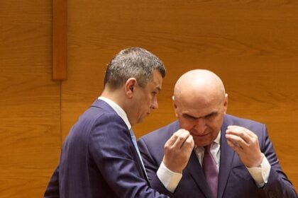 grindeanu i a cerut lui bolojan demiterea rezistei de la mediu si desfiintarea esz prahova care a lasat oamenii fara apa surse 693815eb52bff