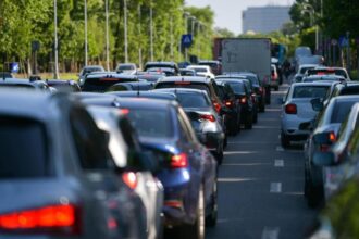 halucinant sefa transporturilor din pmb comportament de gherila in trafic am luat pistolul m am dat jos l am trantit si i am pus taximetristului pistolu n cap 69329586e993d