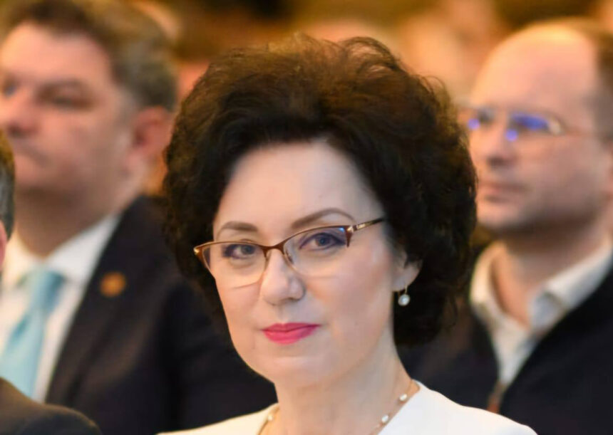 hotnews luciana antoci fosta sefa a isj iasi in carti pentru a deveni ministru al educatiei 6949aead7bcdc
