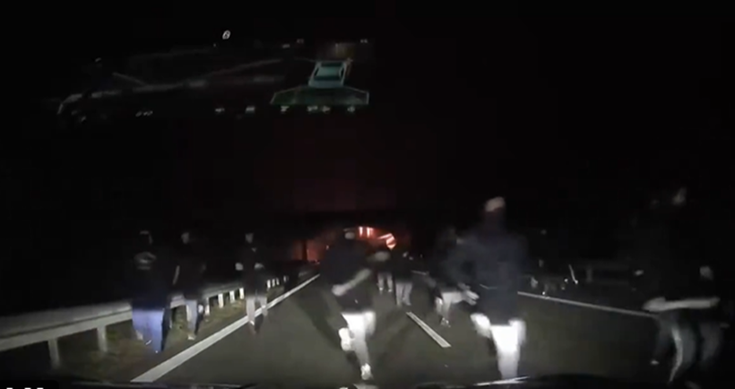 huligani polonezi inarmati cu bastoane au atacat fanii echipei rayo vallecano pe autostrada 693afd02921b0