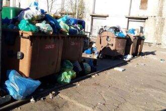 la galati taxa de gunoi va creste cu 70 de la 1 ianuarie localnicii vor plati sute de lei in plus 695384e898cc4