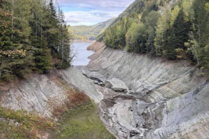 lacul vidraru golit controlat o luna debit redus pe arges pentru lucrari la baraj si evitarea unei noi crize de apa 693959b6b0b5f