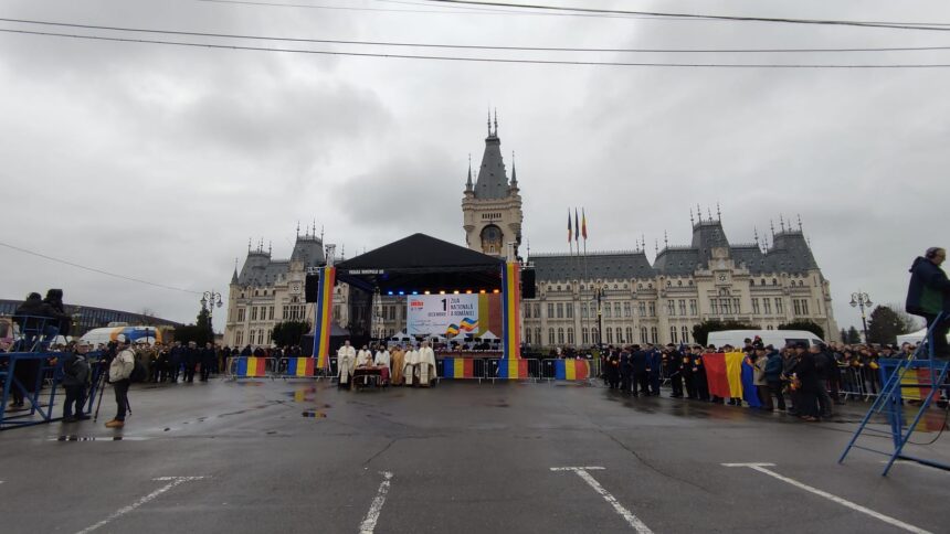 live video ziua nationala la iasi cateva mii de oameni in fata palatului culturii 692d5d958dea4