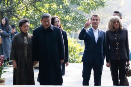 macron face baie de multime in china rezistii tac malc 69340dee3be91