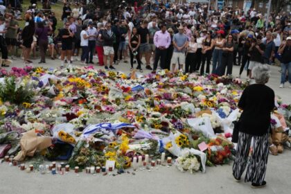 masacru australia detalii socante atacatorii erau tata si fiu 16 morti si 40 de raniti dupa atacul armat sangeros 693fa8ed21d22