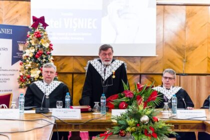 matei visniec a primit titlul de doctor honoris causa al universitatii alexandru ioan cuza din iasi 6936e9f05cc39