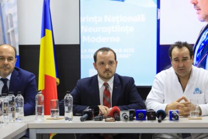ministrul alexandru rogobete a fost investigat la iasi cu noul rmn mobil a durat doar sase minute direct in sala de operatie 6931e921e5ece