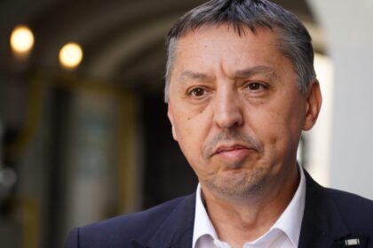 ministrul educatiei daniel david si a dat demisia dupa un an nemultumit de taierea fondurilor cine l ar putea inlocui 6949d674037d3