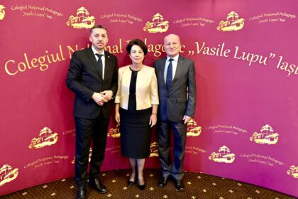 ministrul educatiei in vizita pe furis la iasi dupa lasarea intunericului 694302314b4ae