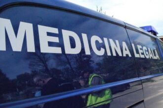 moarte suspecta femeie gasita injunghiata in locuinta sa din pitesti politistii au demarat cercetarile 6947ccb1768e2