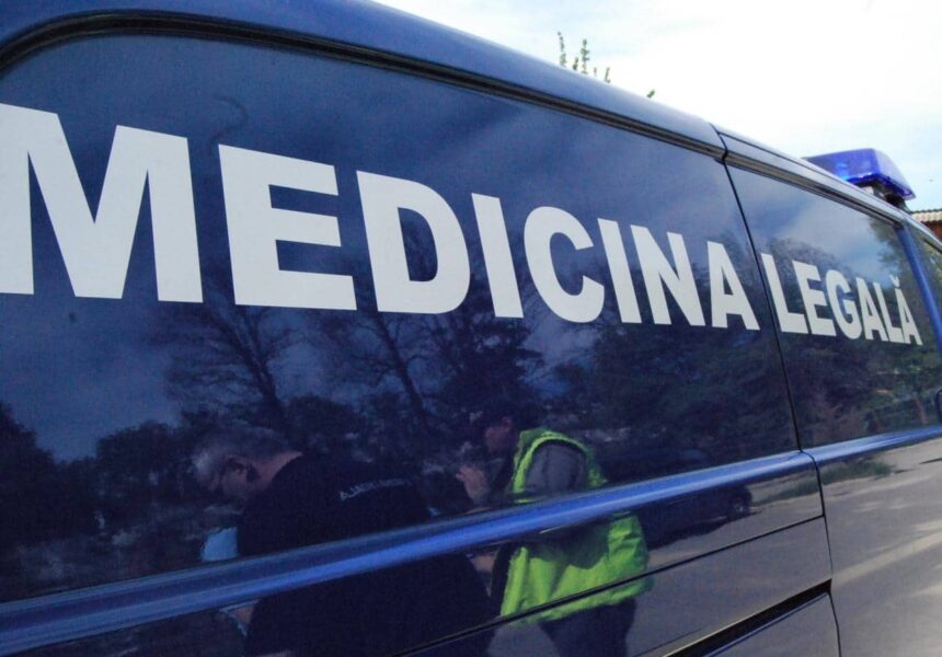 moarte suspecta femeie gasita injunghiata in locuinta sa din pitesti politistii au demarat cercetarile 6947ccb1768e2