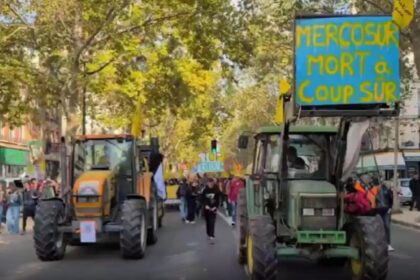 mobilizare uriasa in franta fermierii au aruncat cu balegar pe peretii guvernului 6943162de5c63