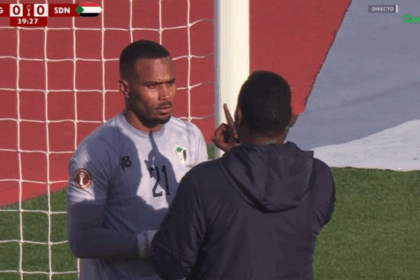 momente de panica la cupa africii portarul sudanului s a prabusit pe teren si a revenit si a continuat sa joace video 69528a5aef29b