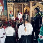 mos craciun de la ipj iasi cadouri pentru 18 copii din comuna cotnari 69441034bd58b