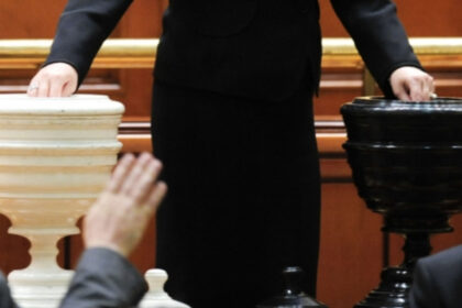 motiune de cenzura periculoasa a opozitiei impotriva guvernului bolojan din cauza masurilor haotice fara niciun rezultat 692f081ef0b0c