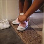 motivul pentru care nu trebuie sa mergi incaltat prin casa obiectele care pot deveni adevarate cuiburi de bacterii 6949a7bc0a1ed