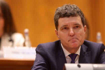 nicusor dan pierde meciul cu parlamentul pe tema extremismului neclaritatile semnatice nu i au impresionat pe senatori si deputati 6937008adbc34