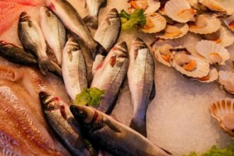 noroc cu portia pestele de revelion a devenit un lux romanii cumpara tot mai putin 6954bbbba7411