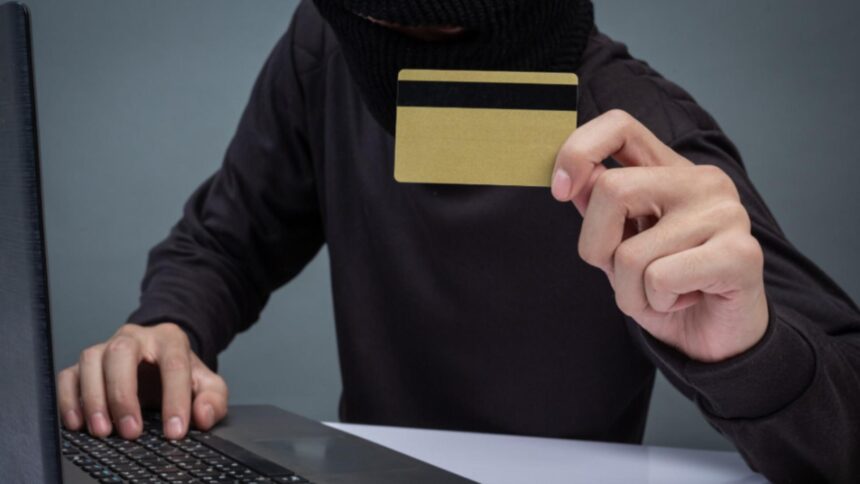 noua escrocherie care l a lasat pe un roman fara bani si fara adidasi daca vezi acest cuvant sau orice alt sinonim variatie block direct 692e07e7119ab