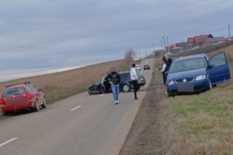 o manevra imprudenta putea duce la o noua tragedie in iasi doua masini s au ciocnit la erbiceni 693ea0fa47720