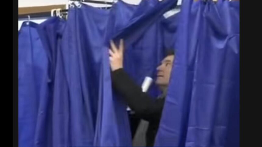 o noua gafa a lui nicusor dan presedintele s a ratacit la vot in lupta cu perdeaua cabinei 6935d0d68150b