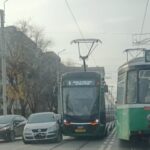 o persoana a ramas blocata in urma coliziunii dintre un autoturism si un tramvai 69381527567d6