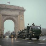 parada la bucuresti de ziua nationala aproape 3 000 de militari vor defila pe sub arcul de triumf video live 692d5b2225fff