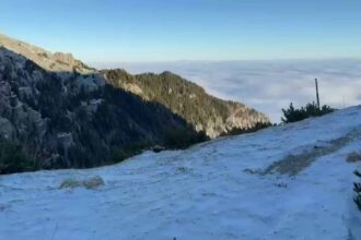 patania unor turisti moldoveni surprinsi de codul rosu in muntii fagaras salvamontistii nu au putut interveni din cauza viscolului 6951c6889527f