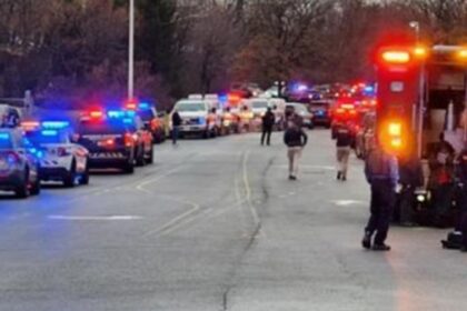 politist ucis intr un atac armat la o cladire de inmatriculari din sua 694c2a5d6f4ba