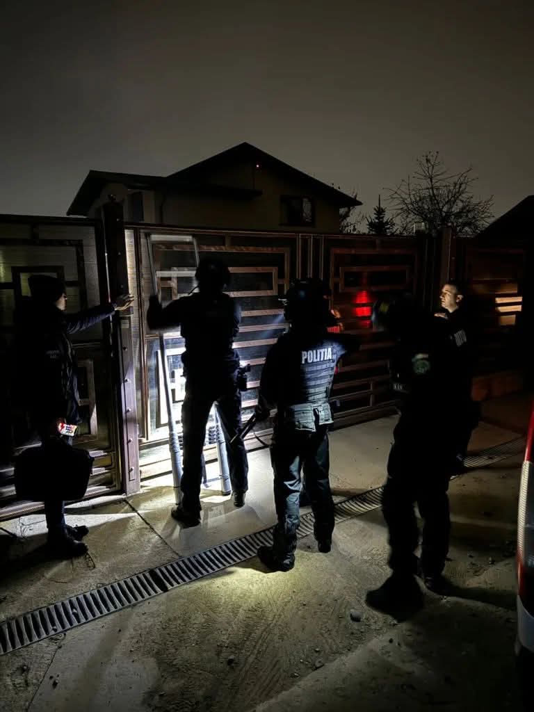 politisti atacati cu drujba in noaptea de ajun de un individ care isi batea nevasta 694cf8f08c982