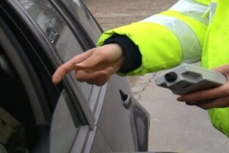 pozele cu copiii prezentate judecatorilor ieseni de un conducator auto prins beat i a convins pe acestia a scapat de puscarie 695480fcd87a7