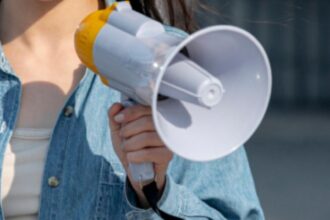 protest in fata palatului cotroceni protestatarii au de gand sa il colinde pe seful statului in timpul discutiilor cu magistratii 6948fb6c06eab
