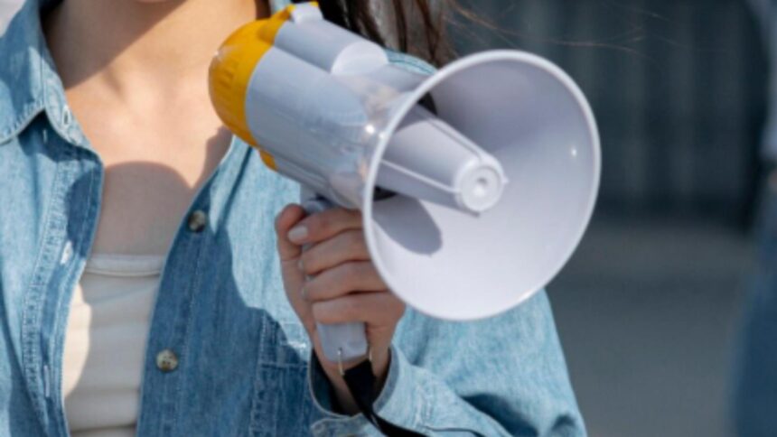 protest in fata palatului cotroceni protestatarii au de gand sa il colinde pe seful statului in timpul discutiilor cu magistratii 6948fb6c06eab