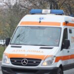 scena socanta in bucuresti un sofer care s a izbit cu masina de un copac a accelerat si a lovit ambulanta sosita sa i acorde ajutor video 693468087ec95 2