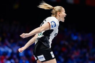 surpriza in prima semifinala de la campionatul mondial de handbal feminin detinatoarea trofeului franta a fost eliminata de germania 693c7c58c0cf8