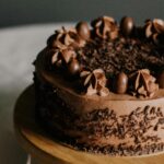 tort simplu de ciocolata reteta perfecta pentru mesele festive de sarbatori 694128b844d77 1