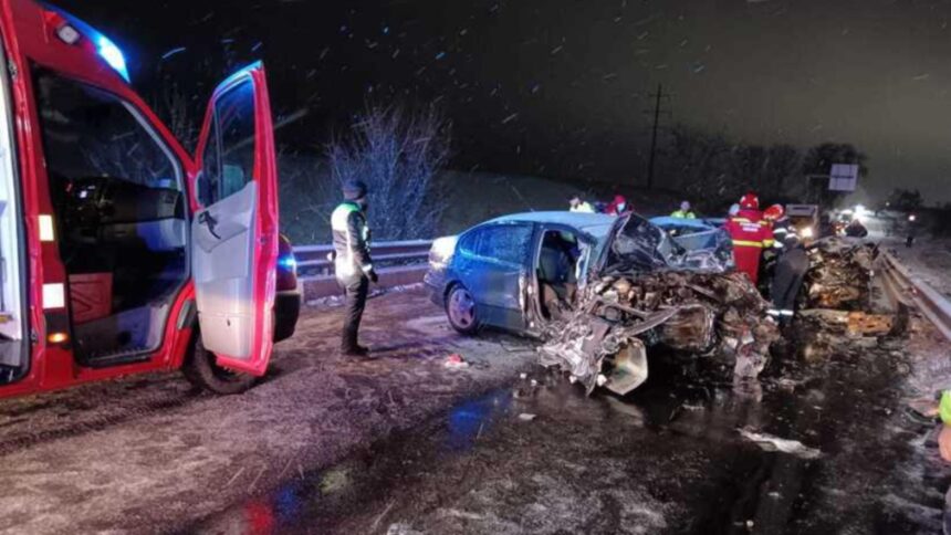 tragedie in ajun de craciun un mort si trei raniti dupa un accident intre doua masini 694c2078cee48 2