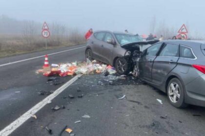tragedie pe dn 66 in judetul hunedoara o persoana a murit si alta a fost grav ranita dupa o coliziune frontala 69481c1b70db6