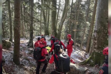 tragedie pe munte turist de 55 de ani mort pe traseu 6950f03a01cbb