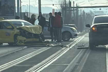 trei persoane ranite intr un accident petrecut in iasi in ziua de craciun 694d267570155