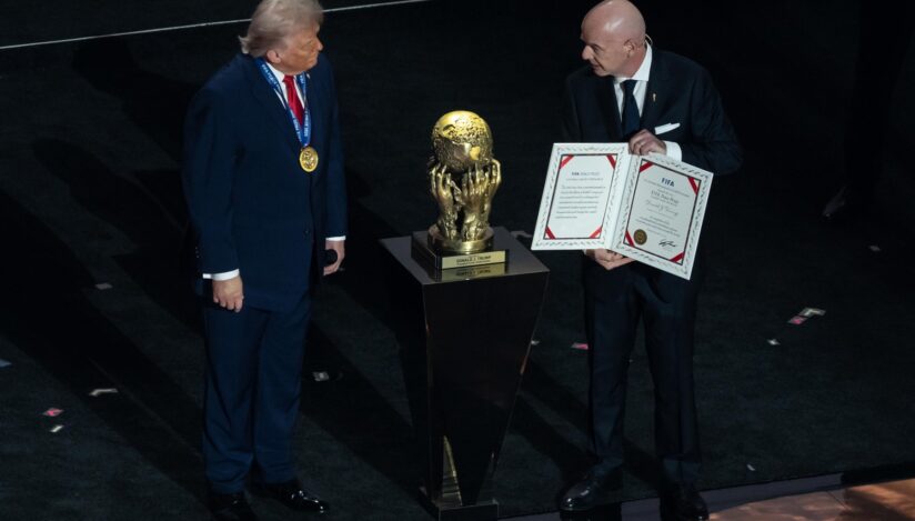 trump a cerut ca trofeul premiul fifa pentru pace oferit de infantino sa fie la fel de inalt ca trofeul cupei mondiale 69467ff5f3cf2