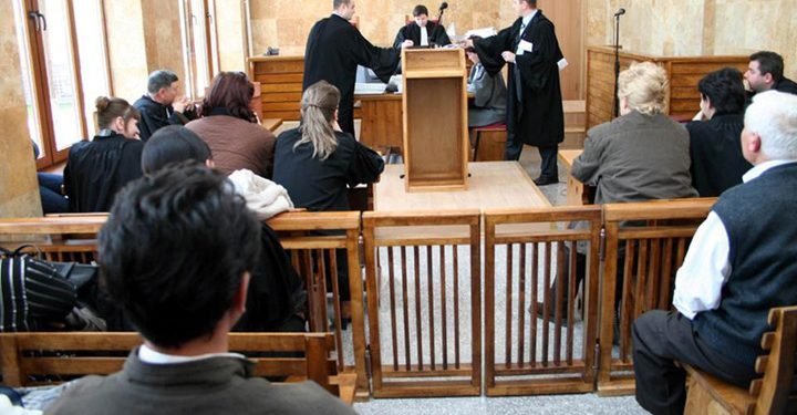 un adolescent de 12 ani a ajuns in fata judecatorilor dupa ce a ascultat muzica in masina fratelui sau 69532f7a72f0a