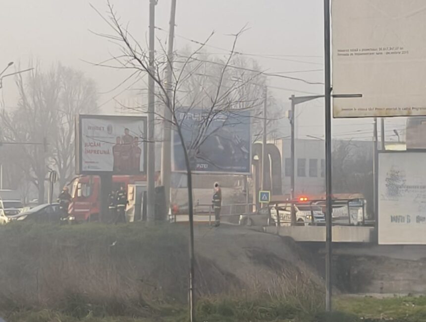 un barbat a vazut moartea cu ochii dupa ce a cazut in bahlui 694517ffa1e59